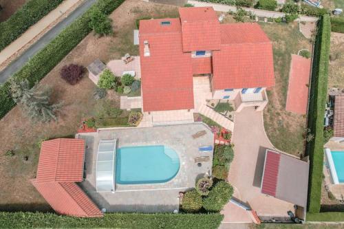 Magnifique maison à Lentilly - Piscine