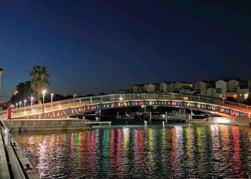 Belle vue sur port Gruissan et Tour Barberousse