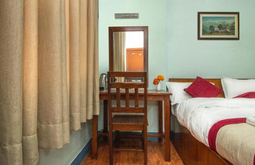 Standard Queen Room