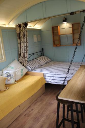 The Woodpecker shepherd hut in Wetherden