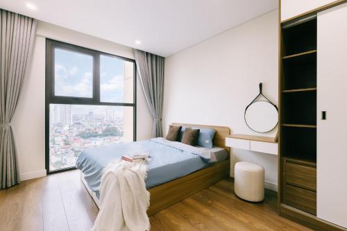 Serviced apartment with lake view West Lake