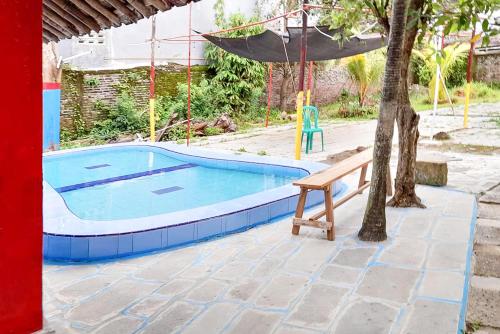 Swimming pool, Urbanview Hotel Istana Bangun Jagad Indramayu in Indramayu