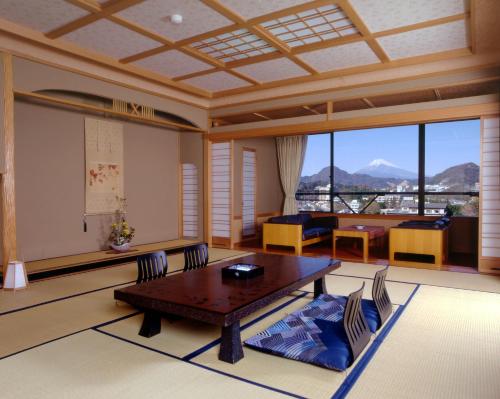 New Hakkeien Hotel near Michi-no-Eki Izu no Heso