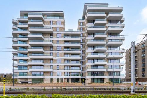 The One 0007 MET GARAGE