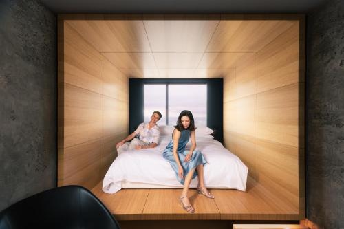 2 twin beds