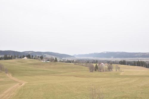 Appartement Chez l'apiculteur in Travers