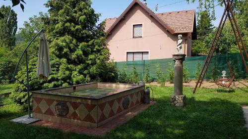 Hill View Delux House nearby Budapest with Pool & AC