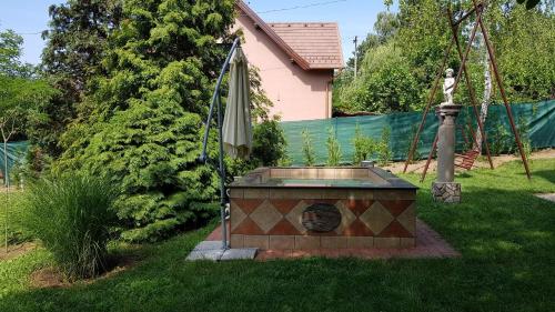 Hill View Holiday House nearby Budapest with AC & Pool