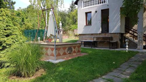 Hill View Delux House nearby Budapest with Pool & AC