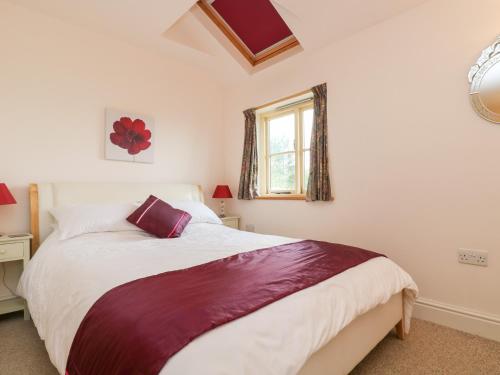 Plum Cottage - image 8