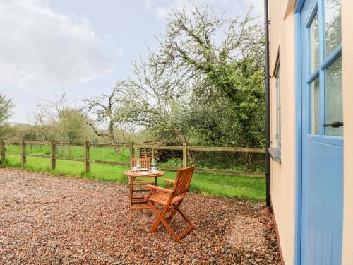 Plum Cottage - image 3