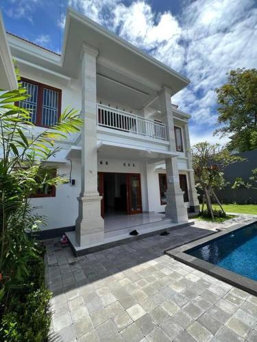 Bridge Villa Seminyak