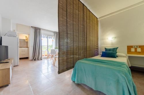 Apartamentos Alboran-Arysal - Tap to explore photos