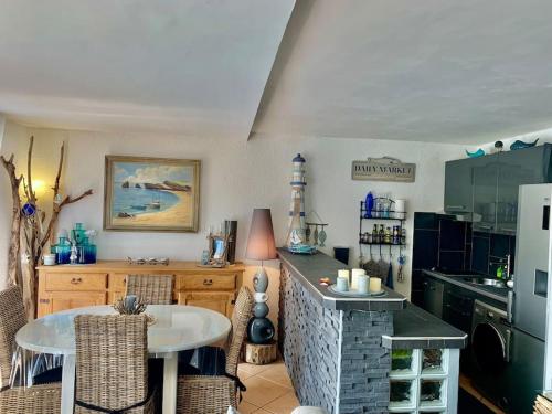 Ausstattung, Appartement Vue Mer - RDC - Parking Privé - Meublé Tourisme 4 étoiles (Appartement Vue Mer - RDC - Parking Prive - Meuble Tourisme 4 etoiles) in Agde