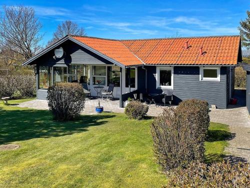 6 person holiday home in Glesborg