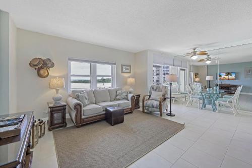 Sunset House 403 North - main image