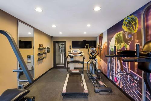 Quality Inn & Suites Downtown - image 14