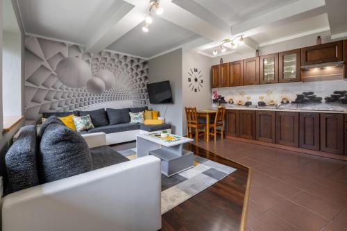 RentPlanet - Apartament Krzeptówki 135 - image 2