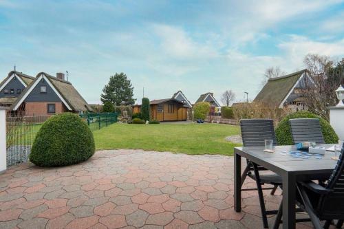 Am-hohen-Ufer-Reetdach-Haus-Ocean-Breeze-123 - image 4