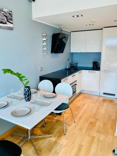 City Heart Apartment with a Sunny Rooftop Terrace, Tallinn (photo 4)