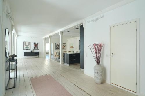 Spacious Apartment Centrally Located in CPH's Old Town, Kopenhagen (Foto 5)