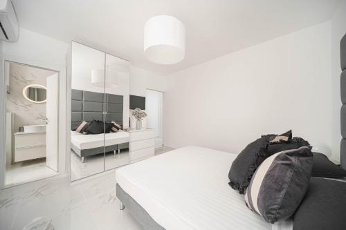 Apartments and Room Anka