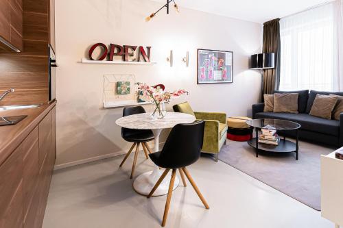 Studio Apartment image 10