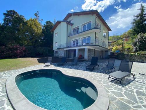 Apartment with Lake View