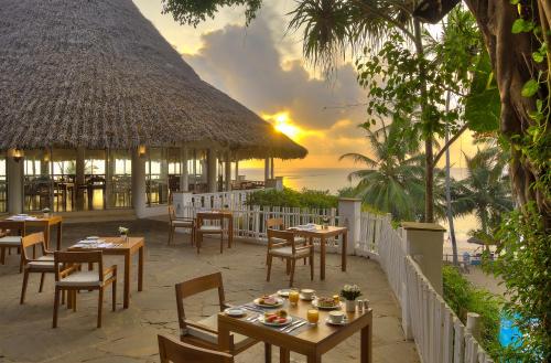 Restaurant, Leisure Lodge Beach & Golf Resort in Mombasa