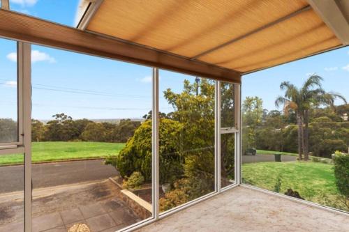 Home Offers Stunning views in Blackwood