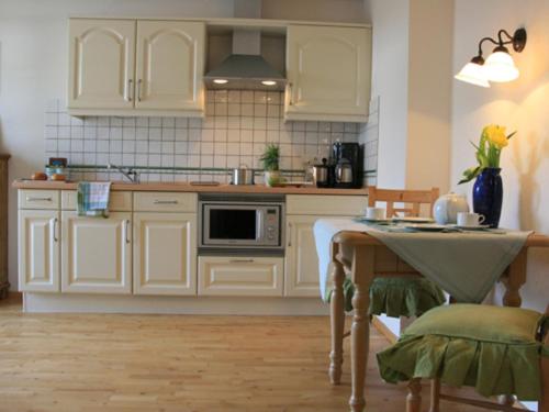 One-Bedroom Apartment with Kitchenette - First Floor room in Gästehaus Alpin