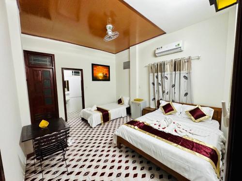 room detail thumbnail 0