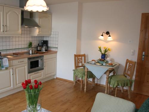 One-Bedroom Apartment with Kitchenette - First Floor image 7
