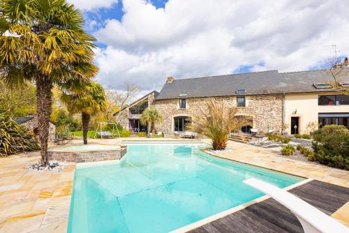 Photo La Luardière - Maison avec piscine et jacuzzi