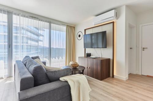 Wave by Baltic Home