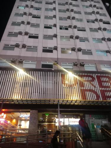 Urban Deca Tower OYO 3, Metro Manila