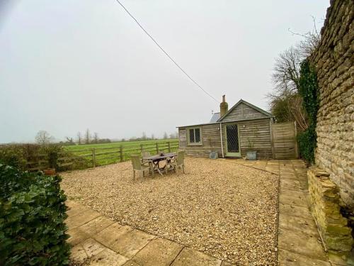 Pretty 1 bedroom cottage near Cirencester