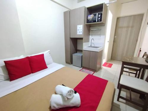 Eimy's Place at Urban Deca Mandaluyong by RedDoorz