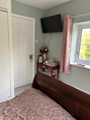 Canalside B and B