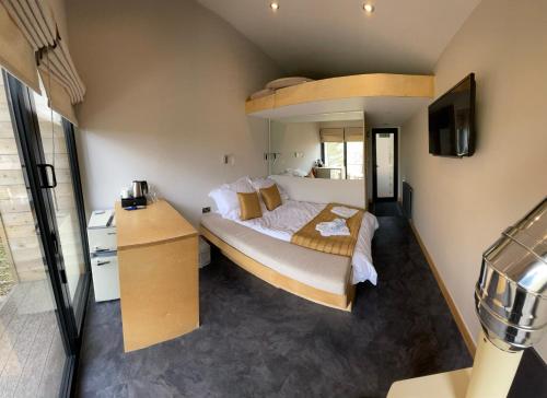 1 double bed