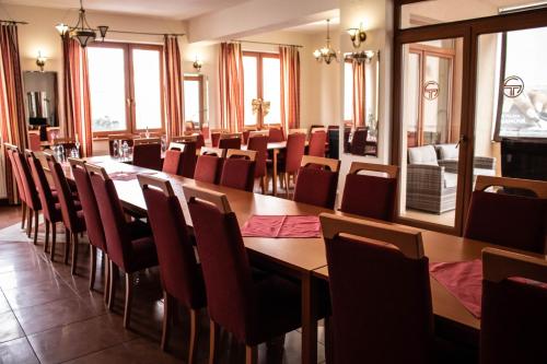 Restaurant, Tavel boutique hotel in Presov