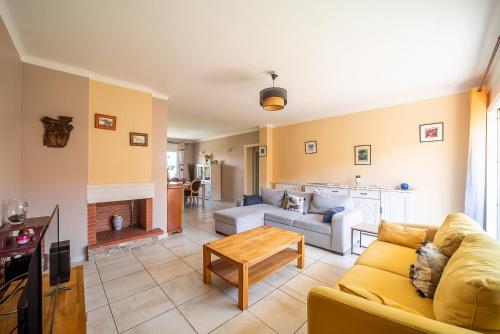 Three-Bedroom Apartment image 8