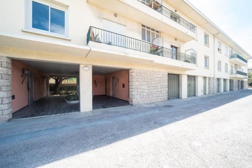 Three-Bedroom Apartment image 2