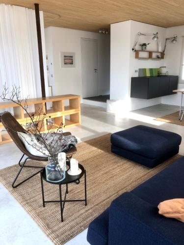 großzügiges Penthouse-Loft - modern möbliert mit Einbauküche in zentraler und ruhiger Lage