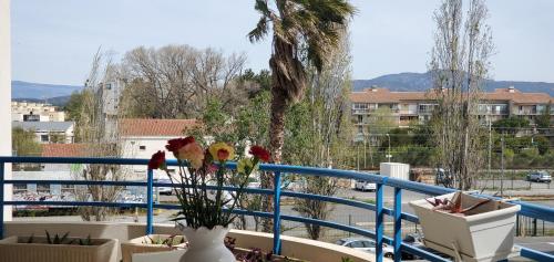 Apartment with Garden View image 7