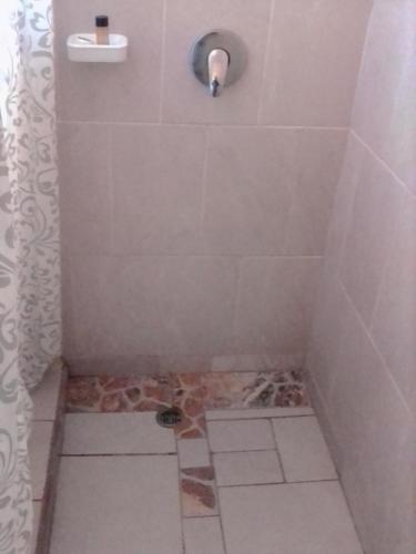 Shower, Sunshinevibe guest house in Kasane