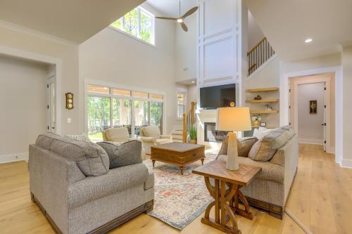 Spacious Lake Sinclair Vacation Rental with Dock! in Resseaus Crossroads, USA