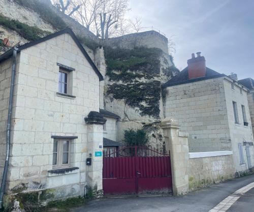 Viesnīcas āriene, L’escale Troglo au bord de la Loire in Souzay-Champigny