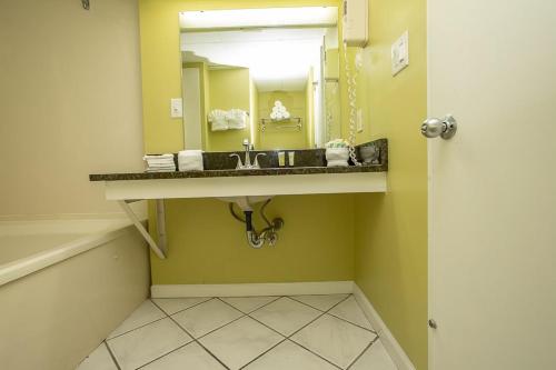 Oceanfront 2 Bedroom 3 Bathroom 5th Floor Boardwalk Resort - image 14