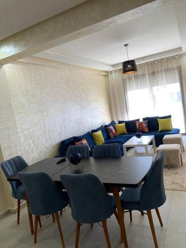 Appartement avec Balcon Parking Gratuit Proche de la Plage au Centre de la ville